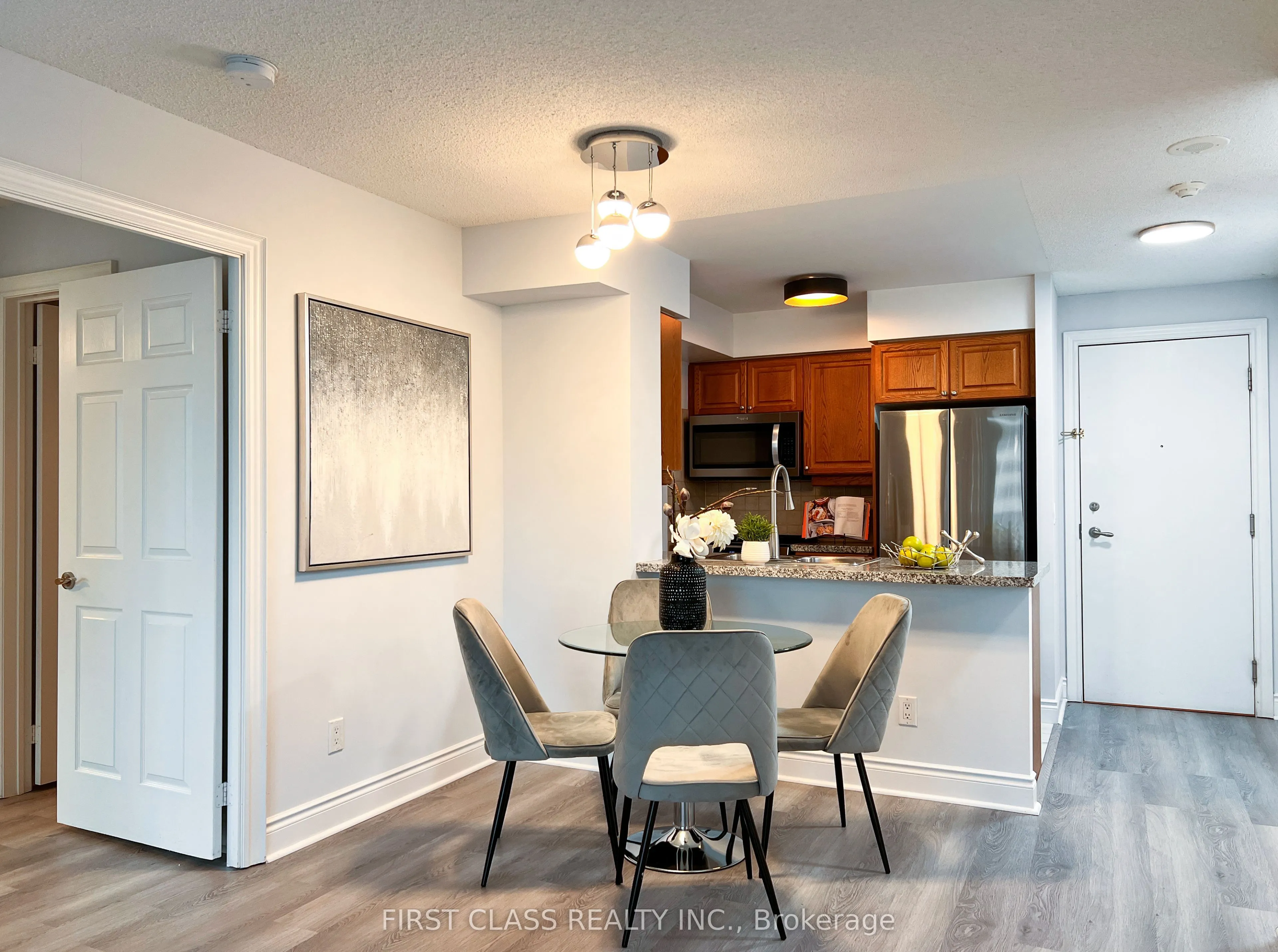 15 Greenview Avenue, #814