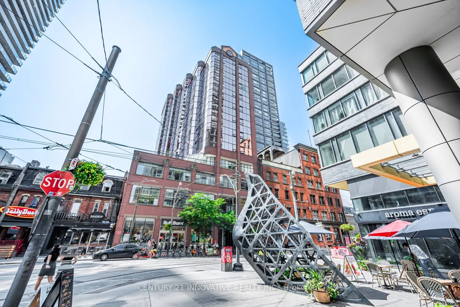 393 King Street W, #302