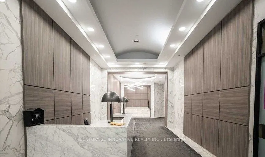 393 King Street W, #302