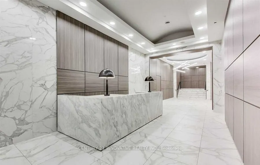 393 King Street W, #302