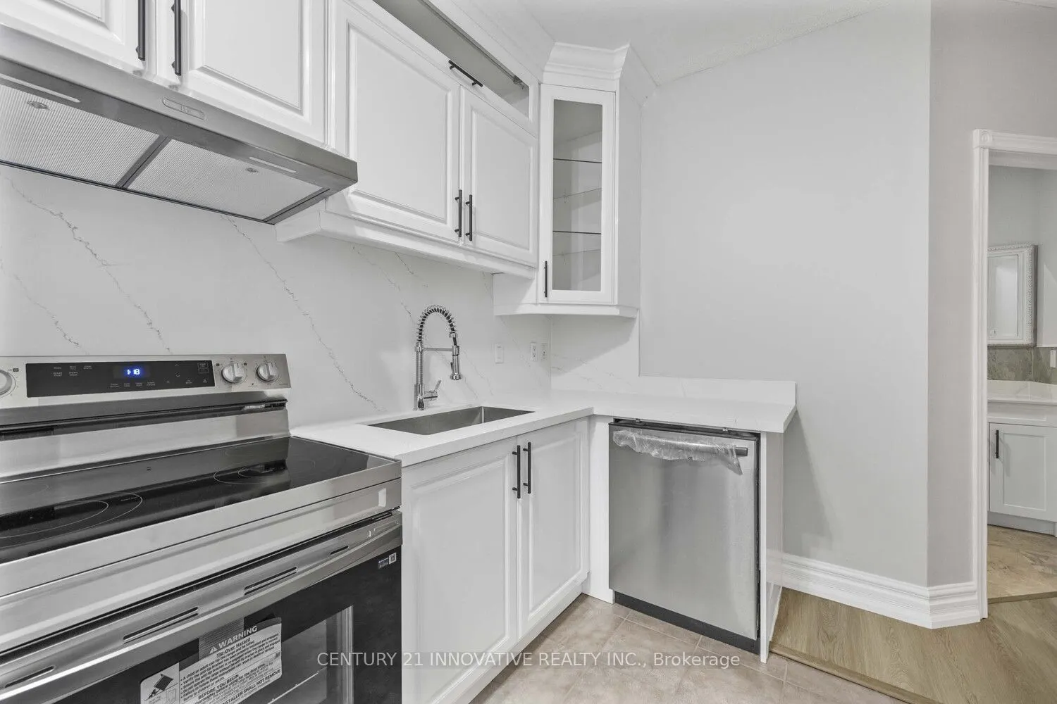 393 King Street W, #302