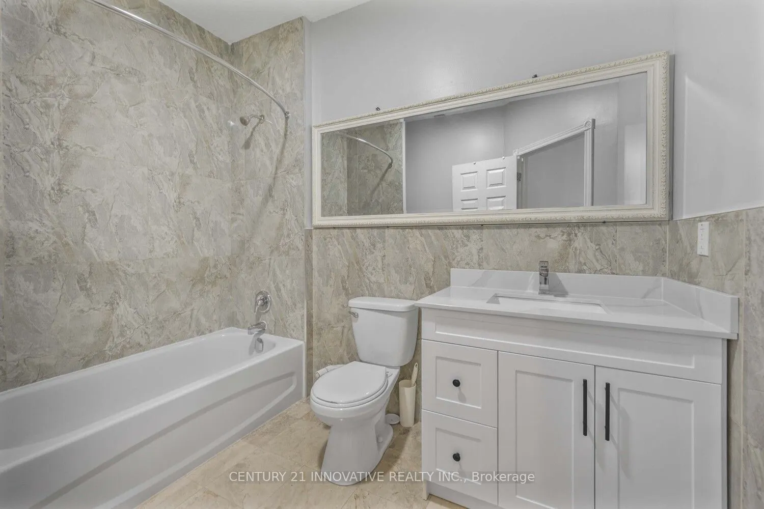 393 King Street W, #302