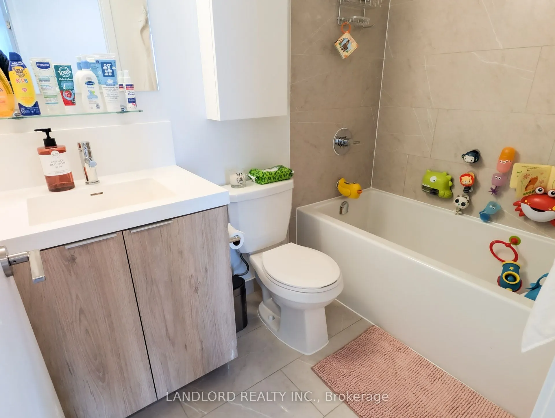 225 Sumach Street, #2809