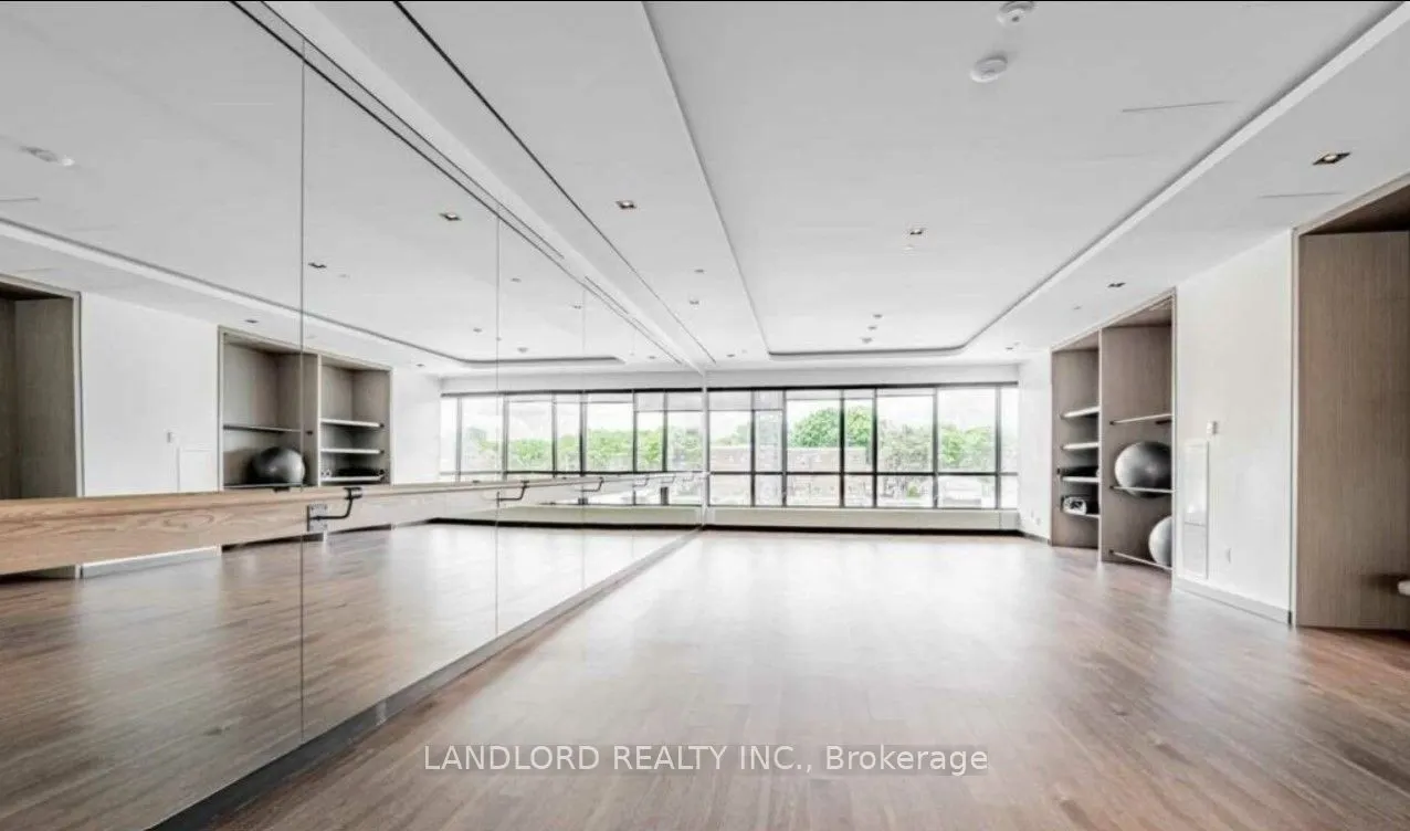 225 Sumach Street, #2809