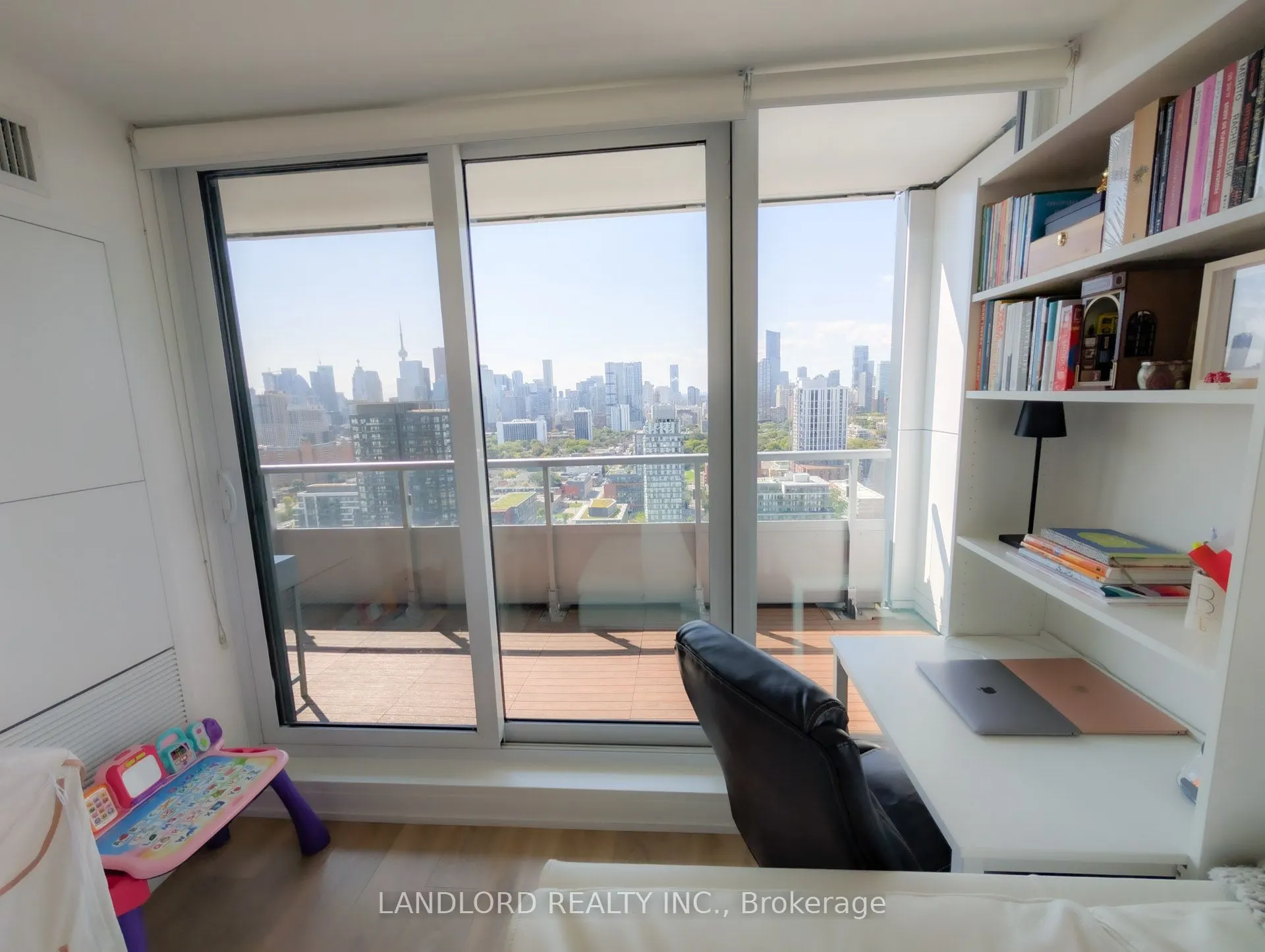 225 Sumach Street, #2809