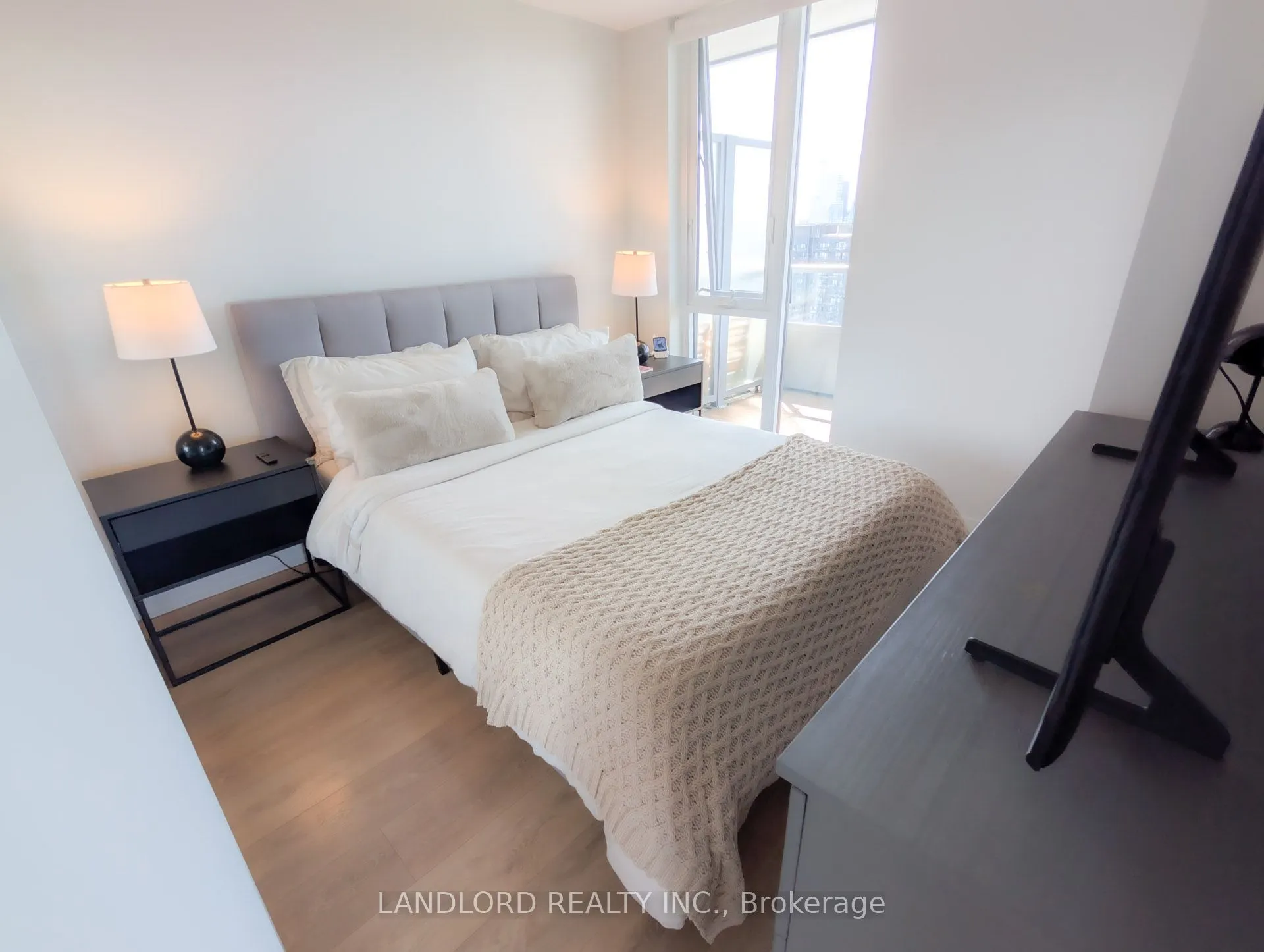 225 Sumach Street, #2809