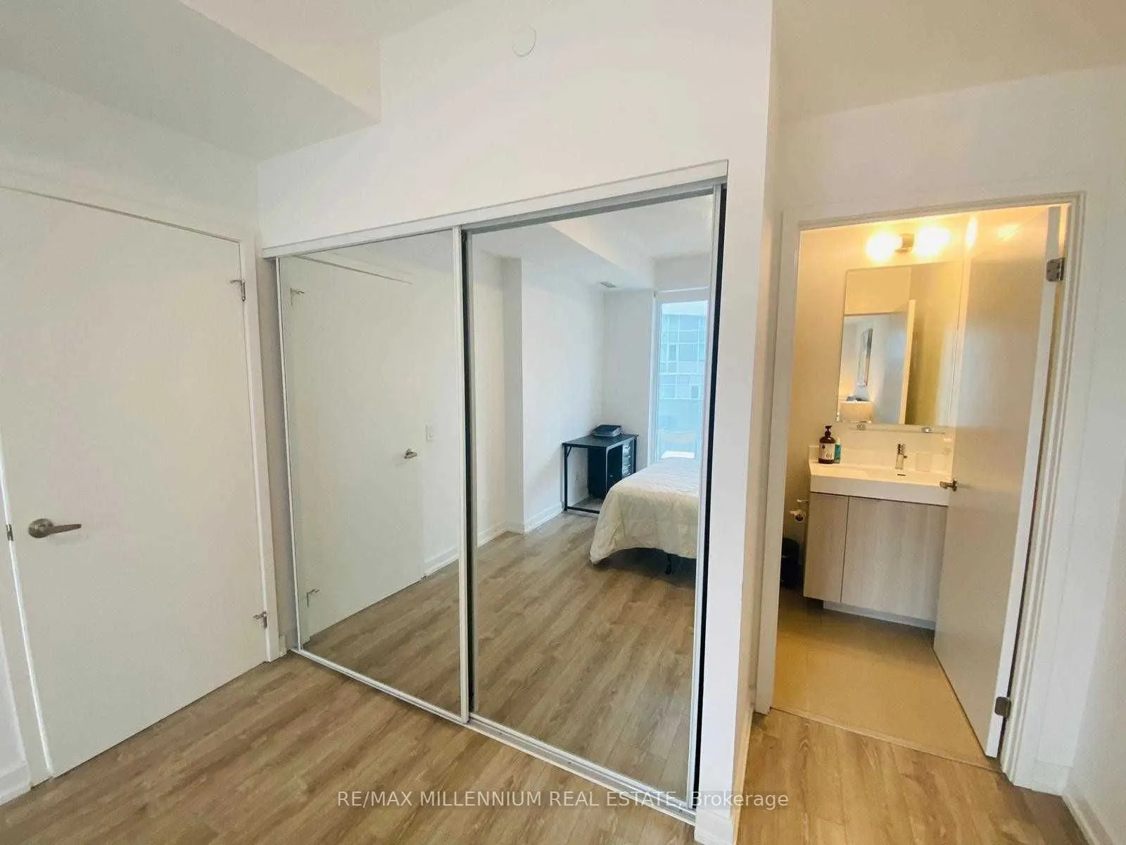 20 Tubman Avenue, #809