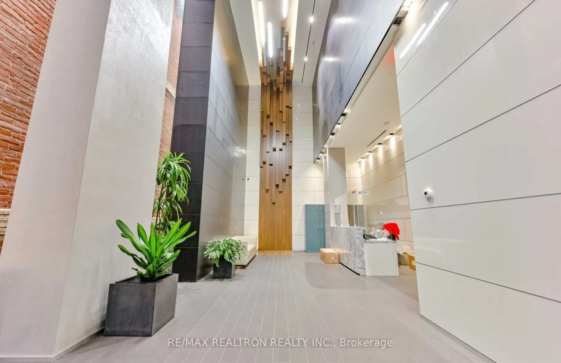 15 Grenville Street, #410