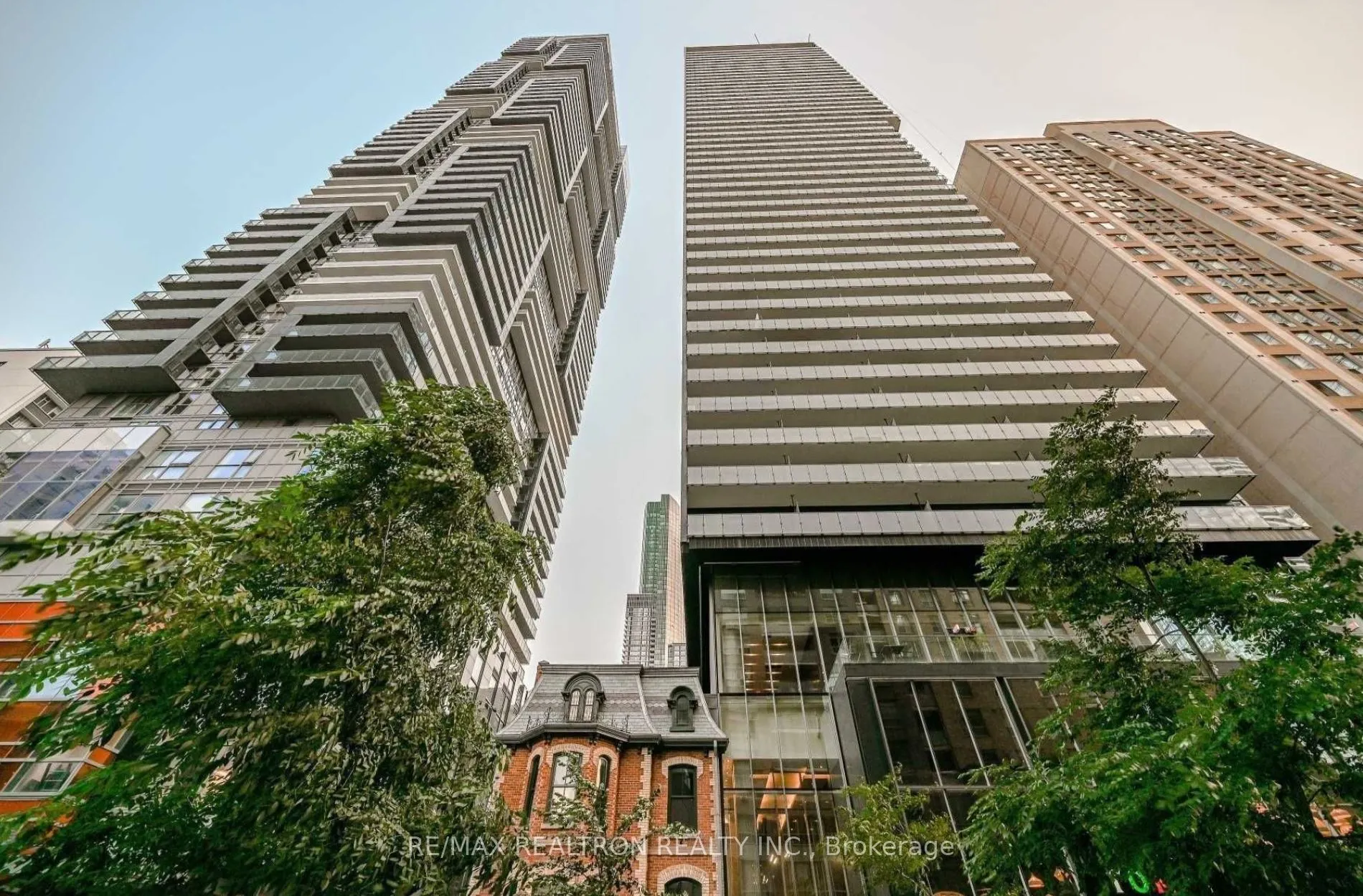 15 Grenville Street, #410