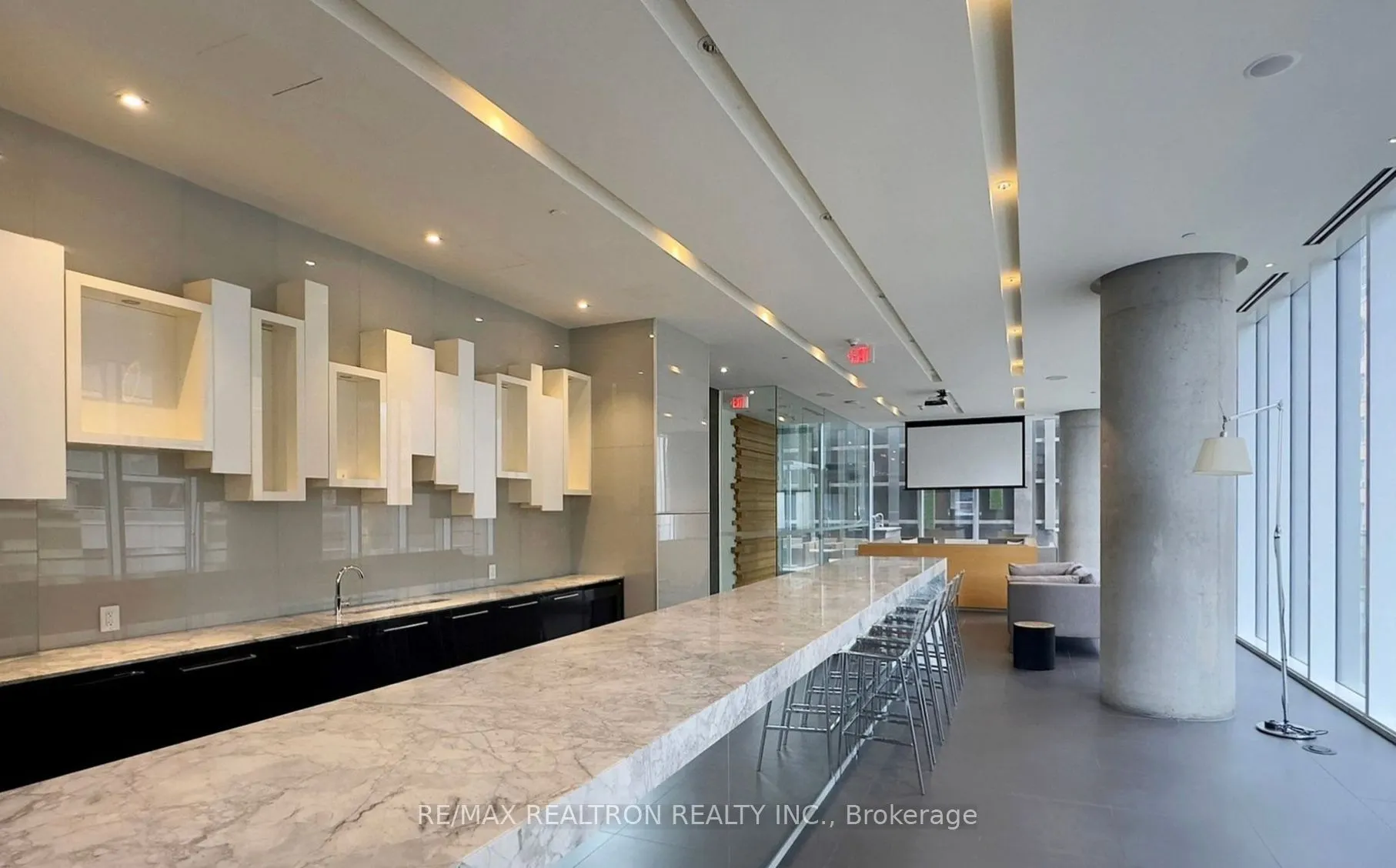 15 Grenville Street, #410