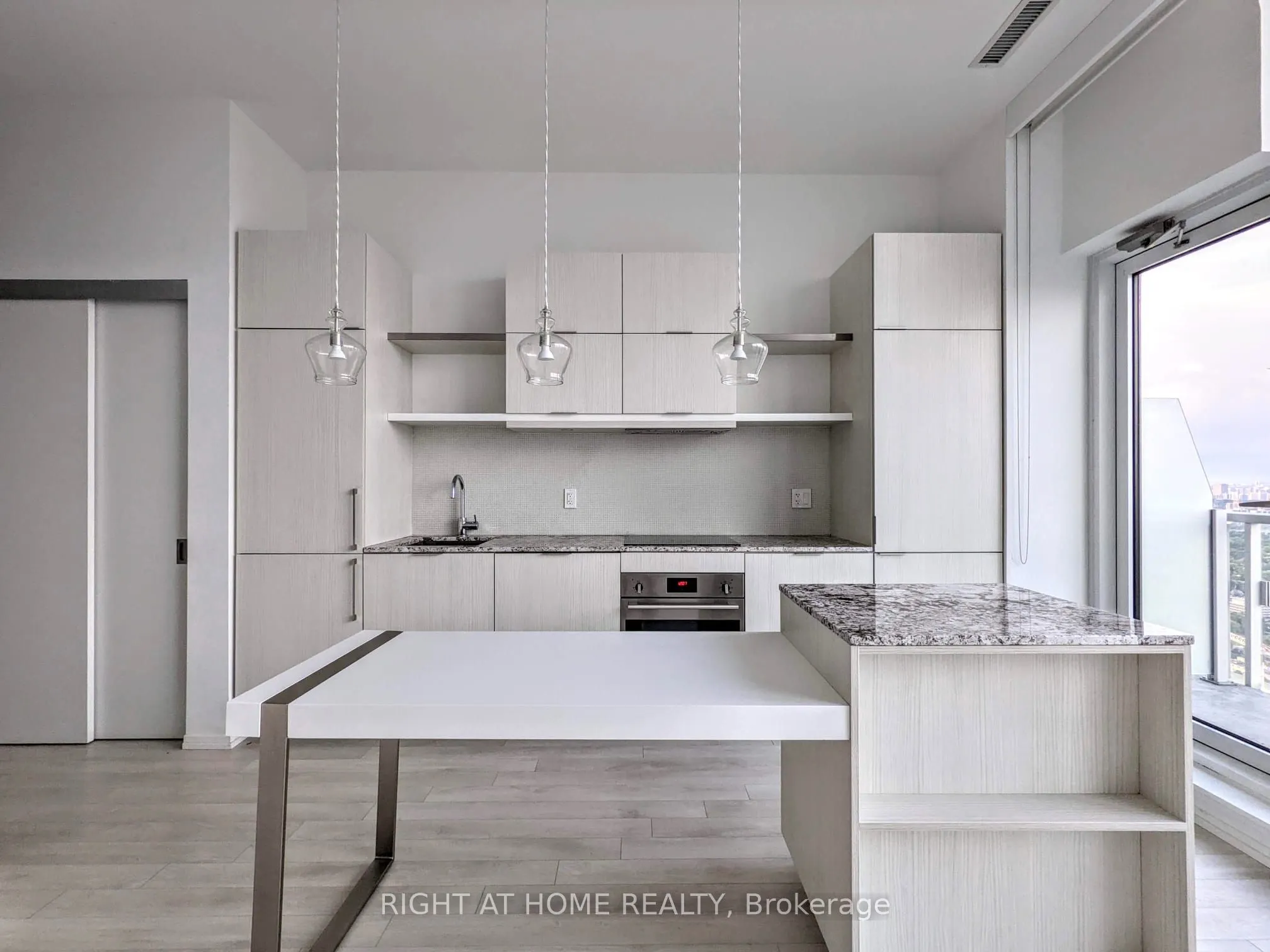 197 Yonge Street, #6004