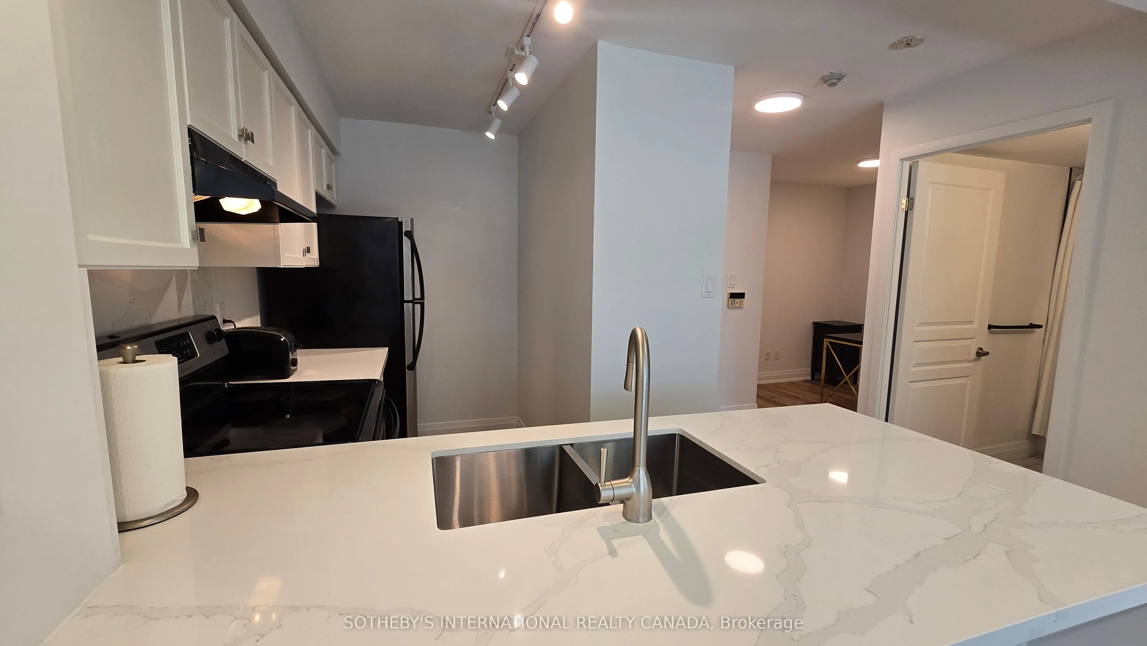 313 Richmond Street E, #560