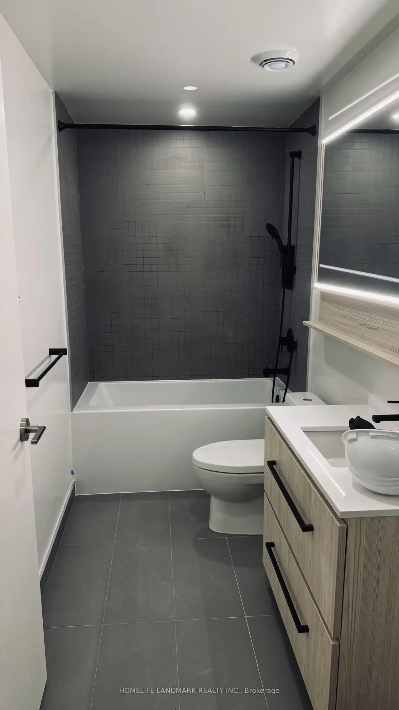 425 Front Street E, #406