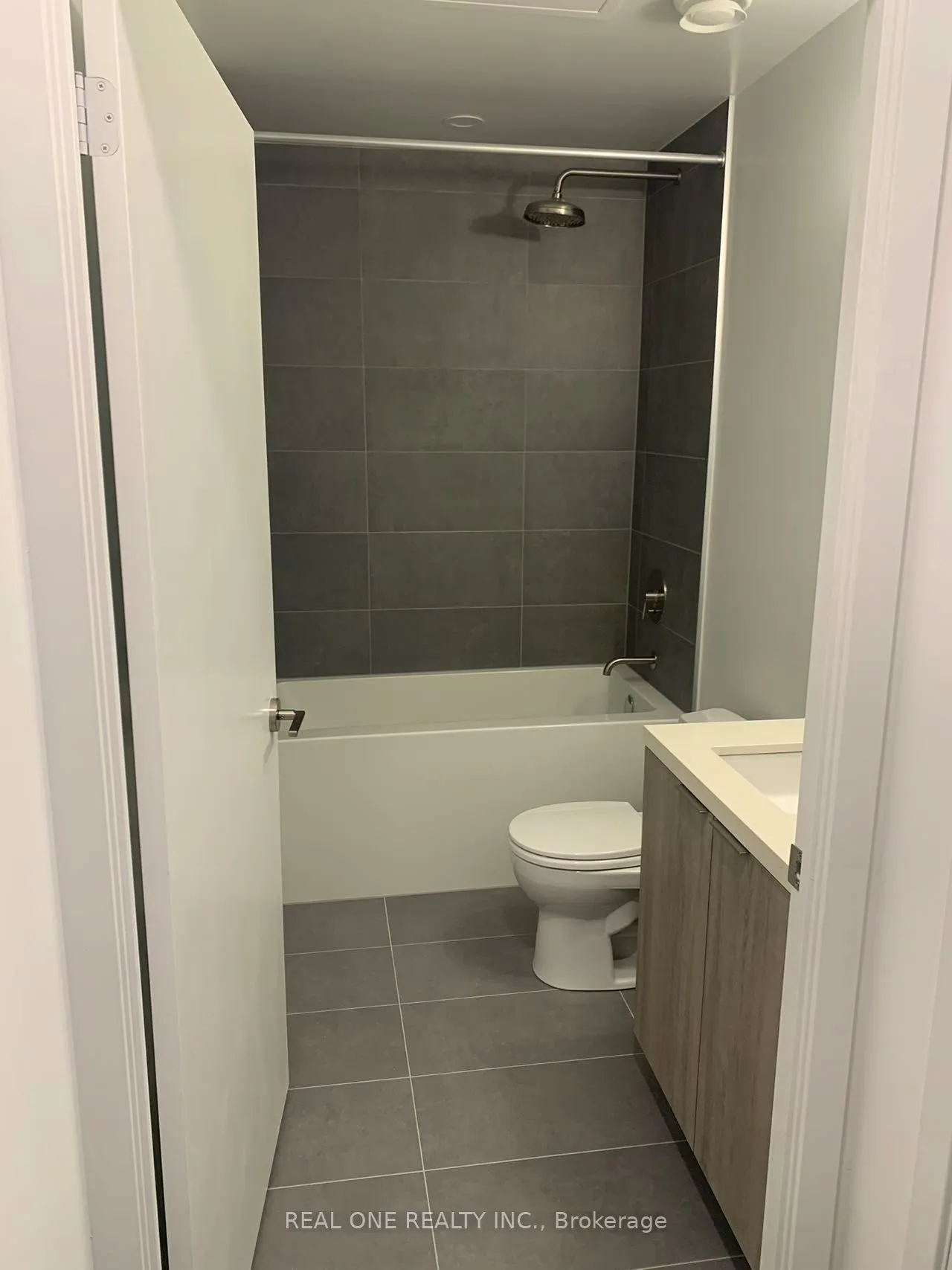 2020 Bathurst Street, #818