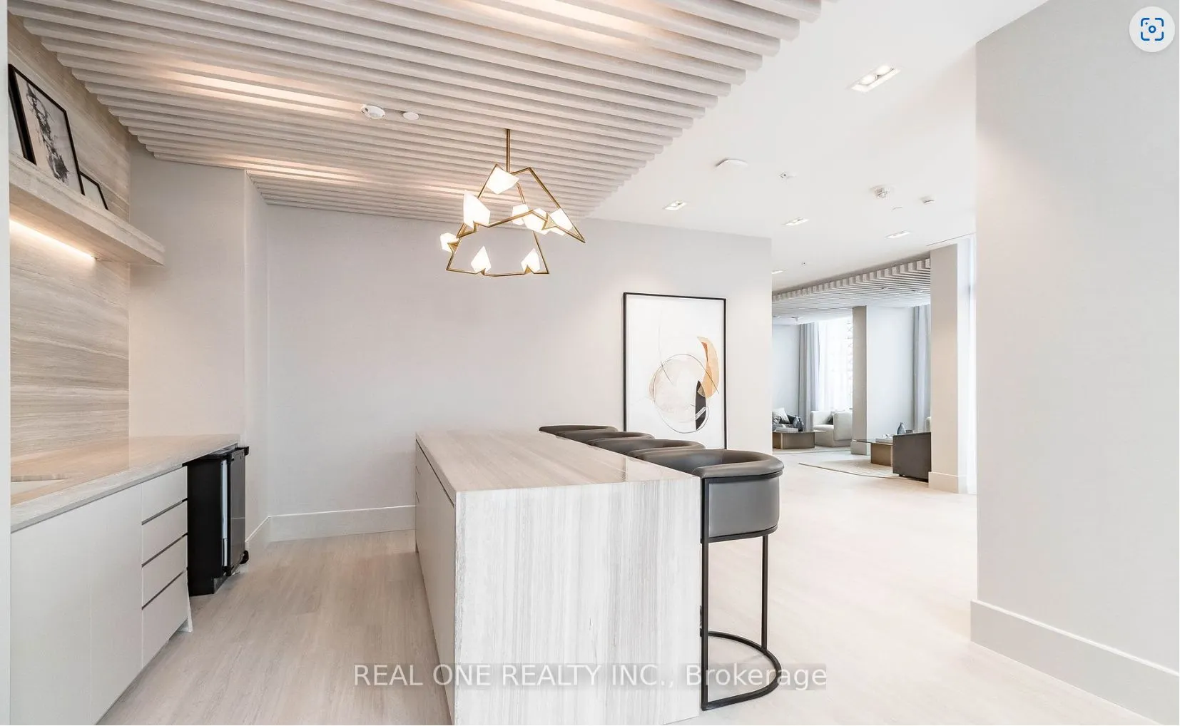 2020 Bathurst Street, #818