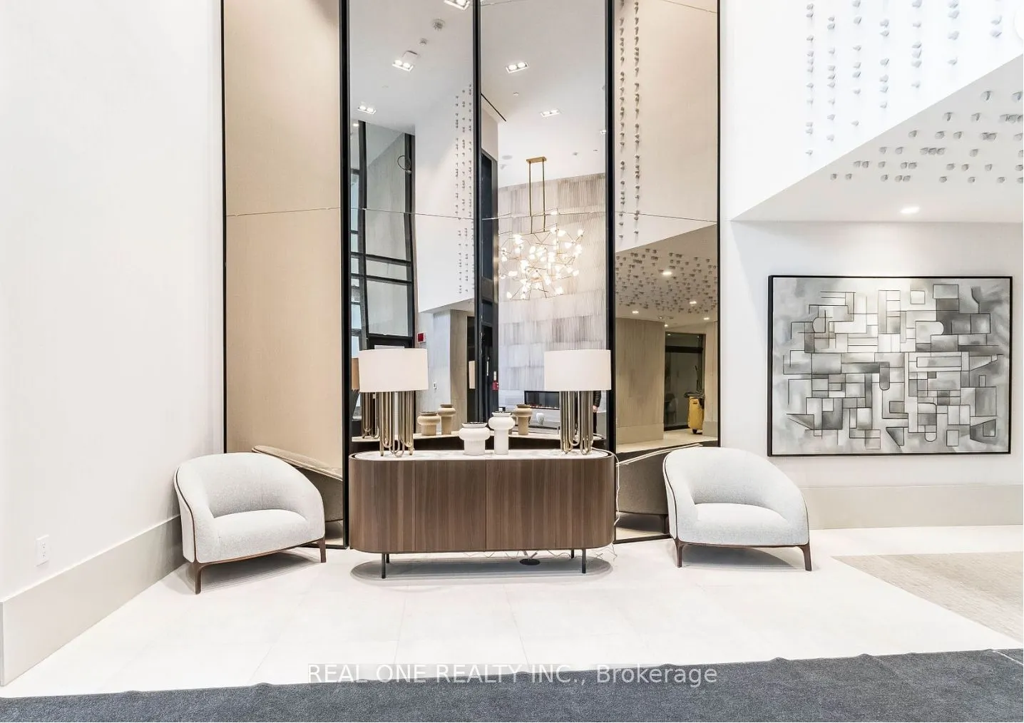 2020 Bathurst Street, #818