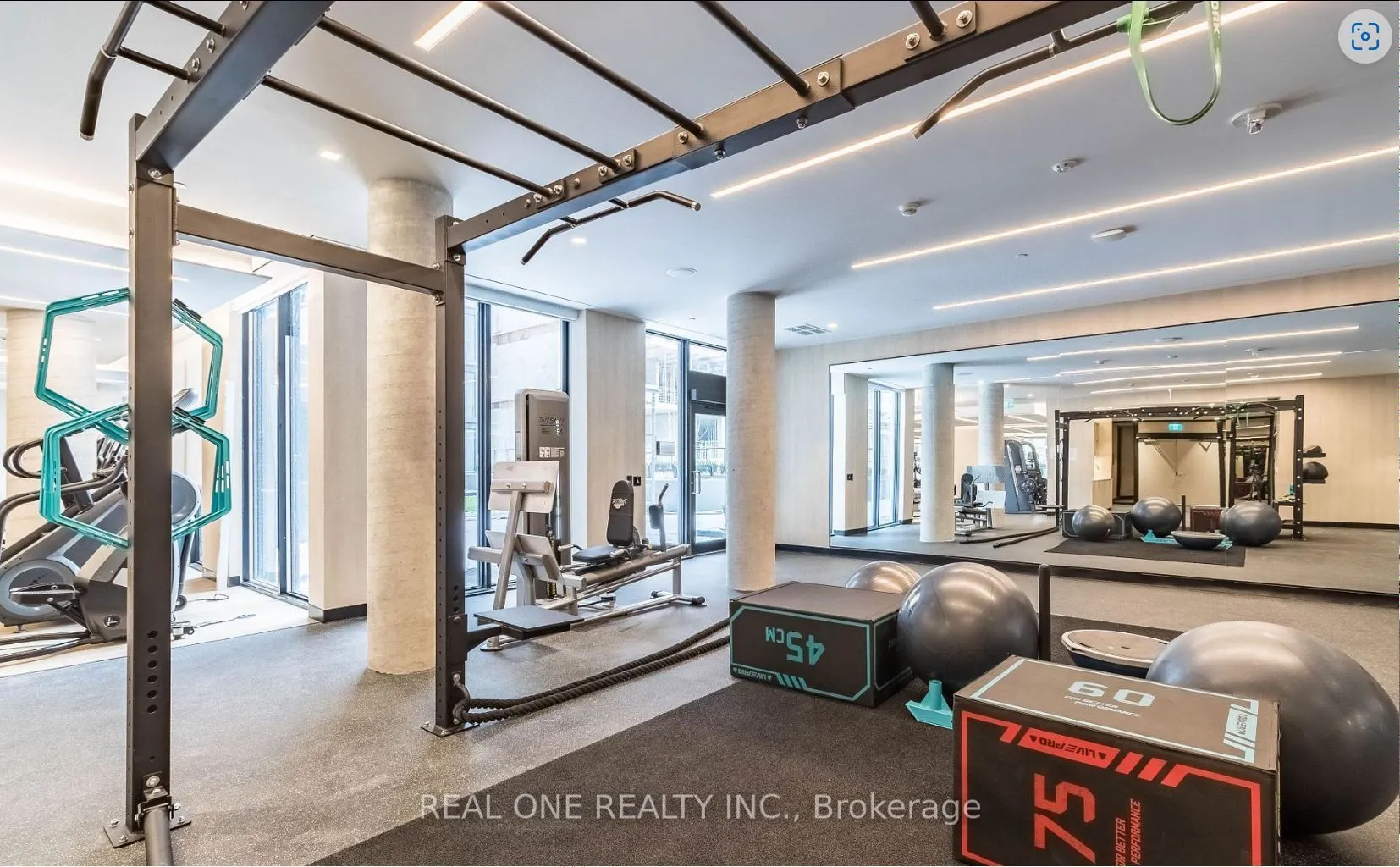 2020 Bathurst Street, #818