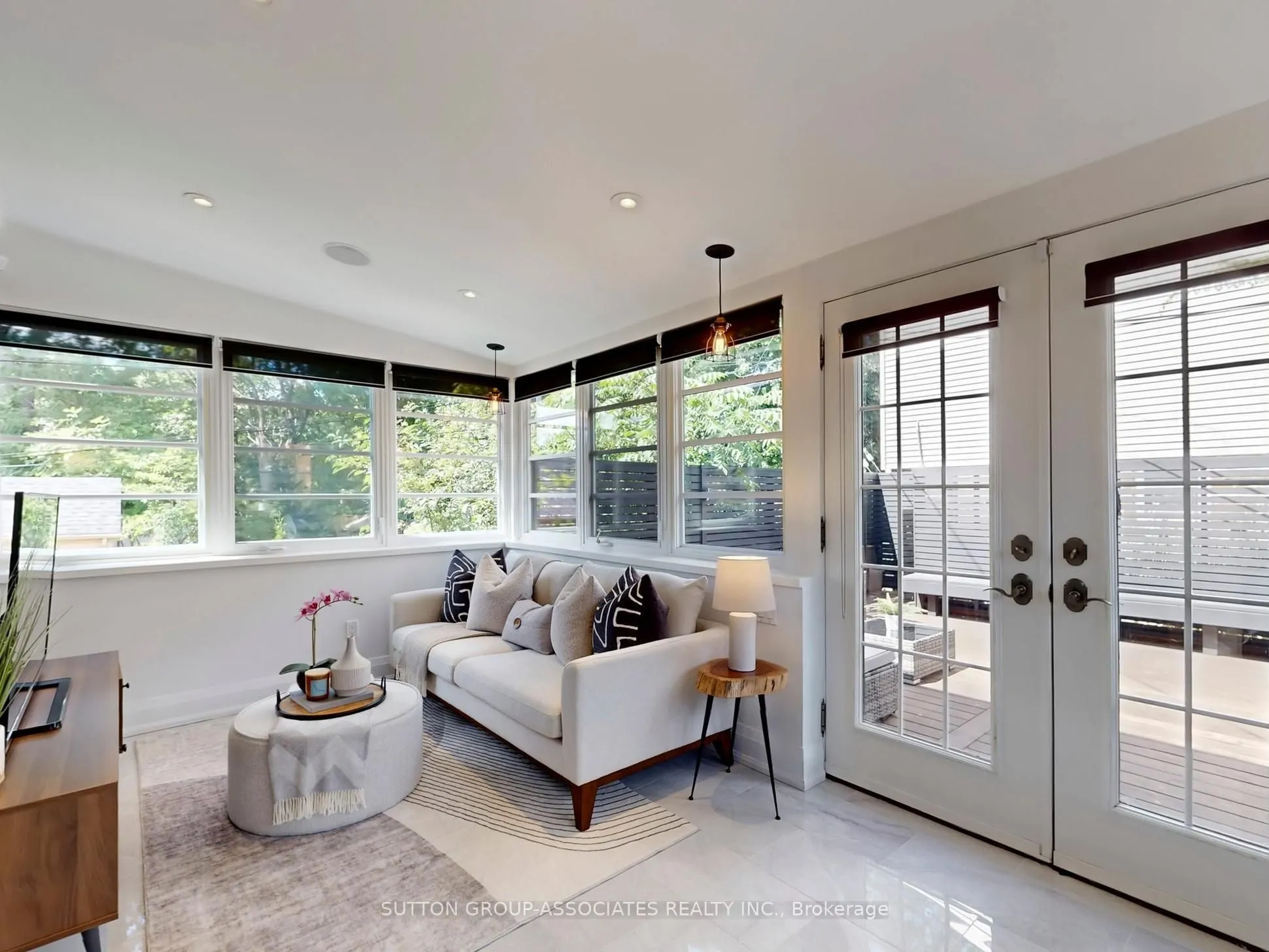 246 Forman Avenue