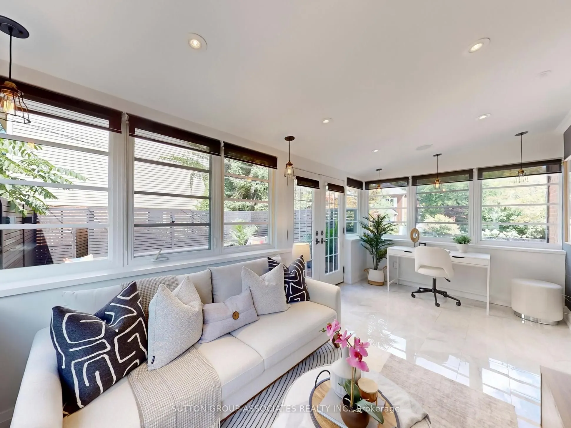 246 Forman Avenue