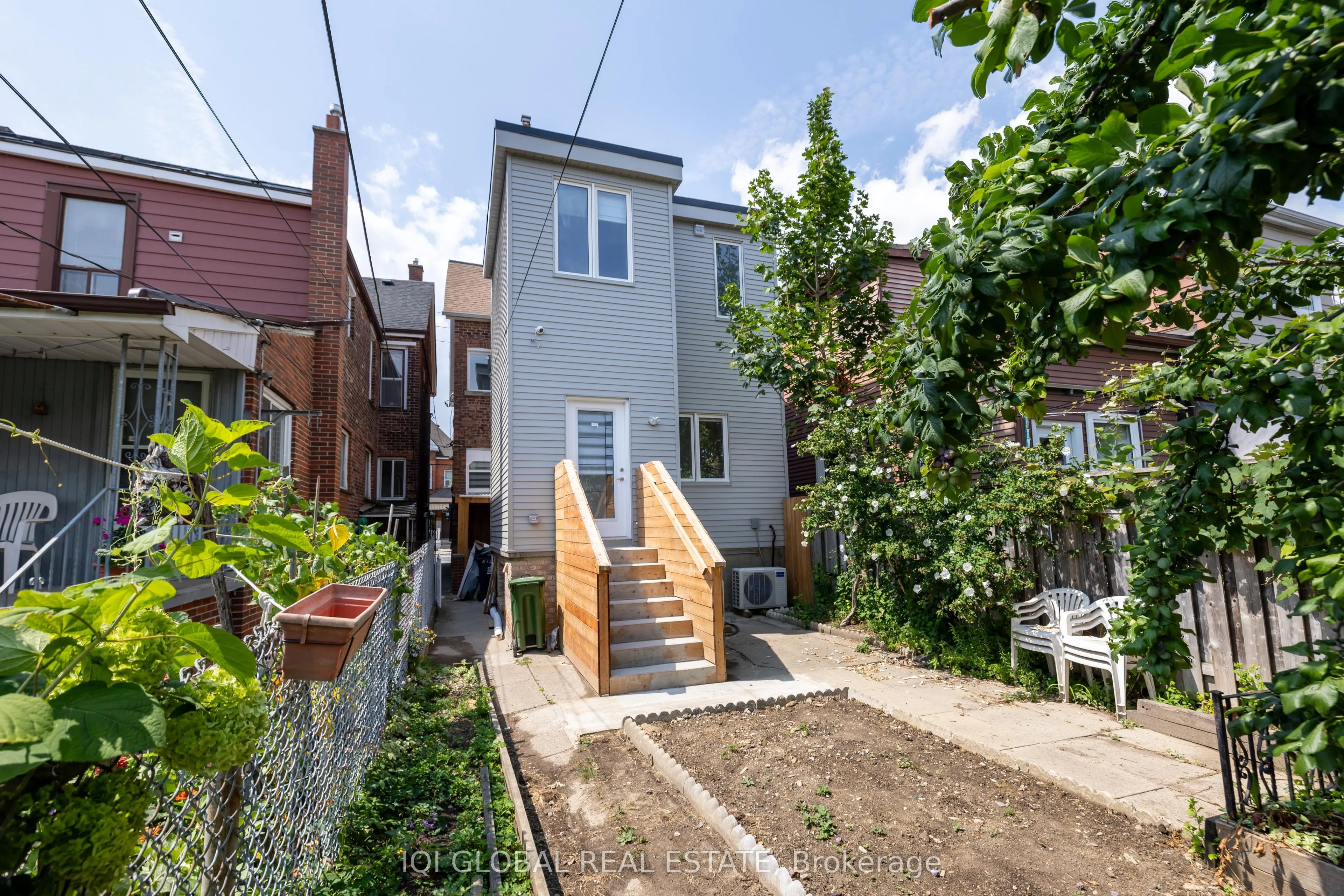 475 Ossington Avenue, #Main Floor
