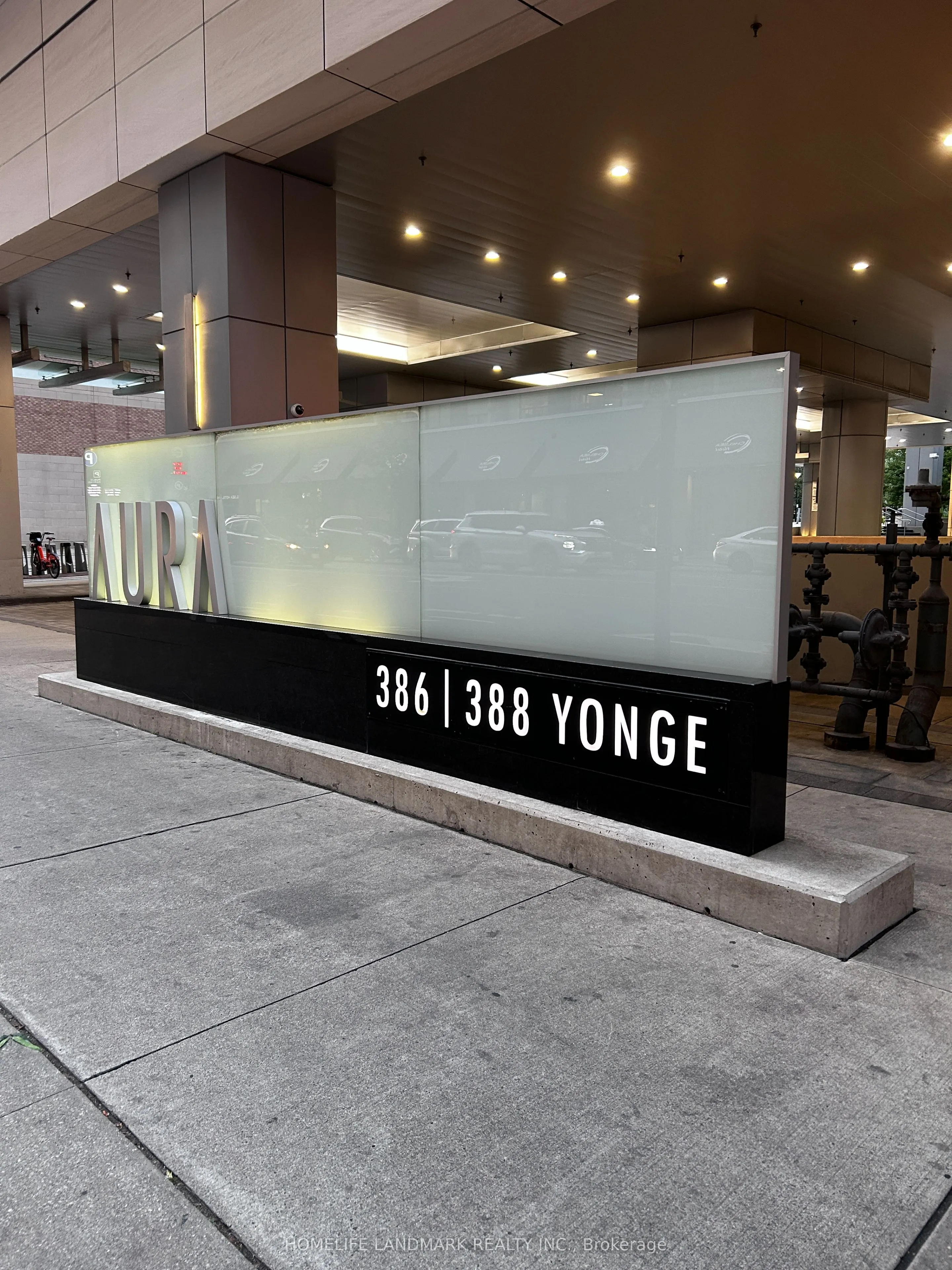 386 Yonge Street, #1708