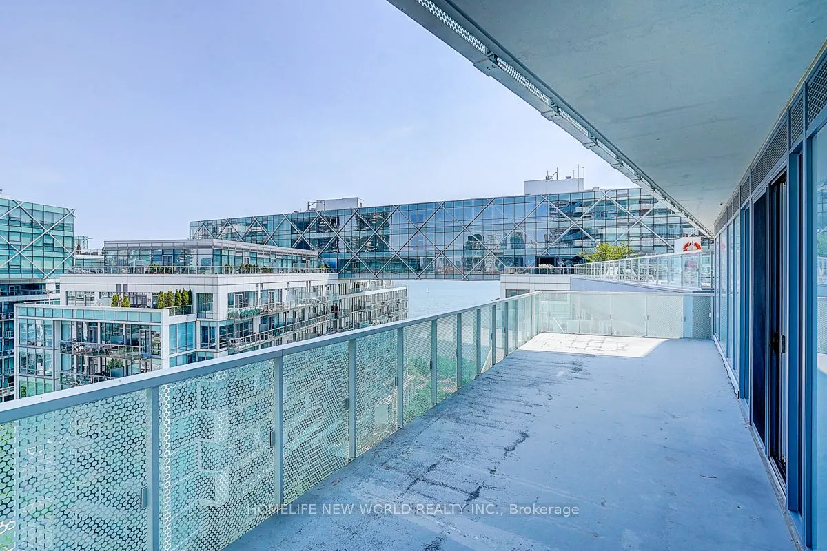 15 Queens Quay E, #1202