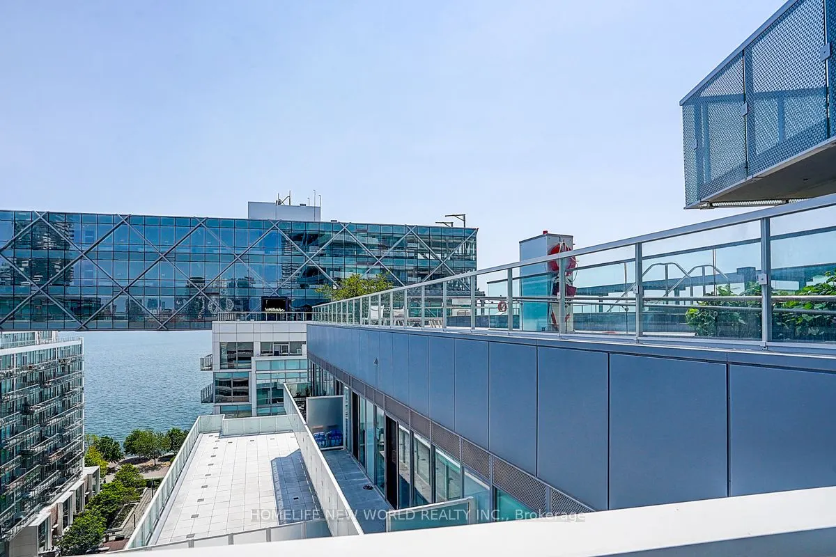 15 Queens Quay E, #1202