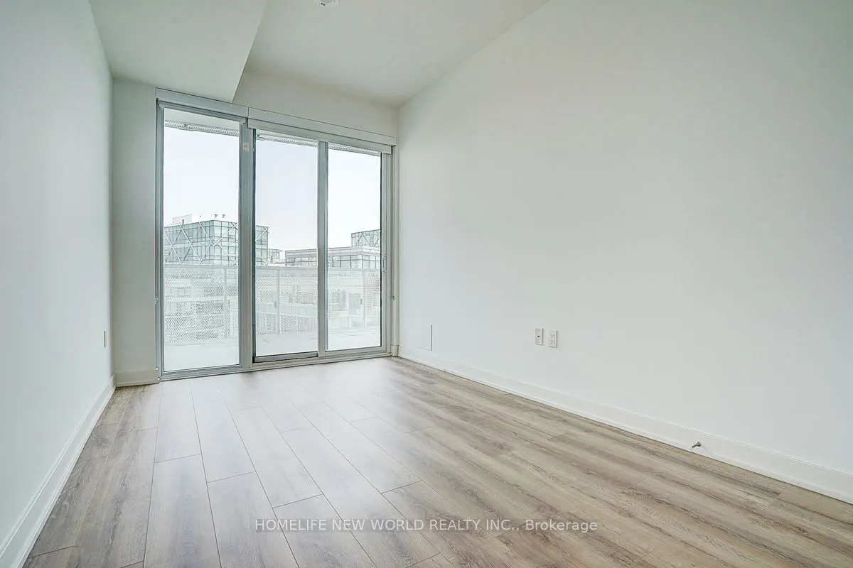 15 Queens Quay E, #1202