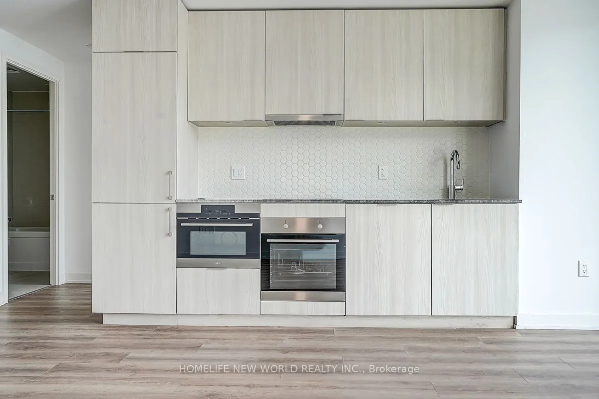 15 Queens Quay E, #1202