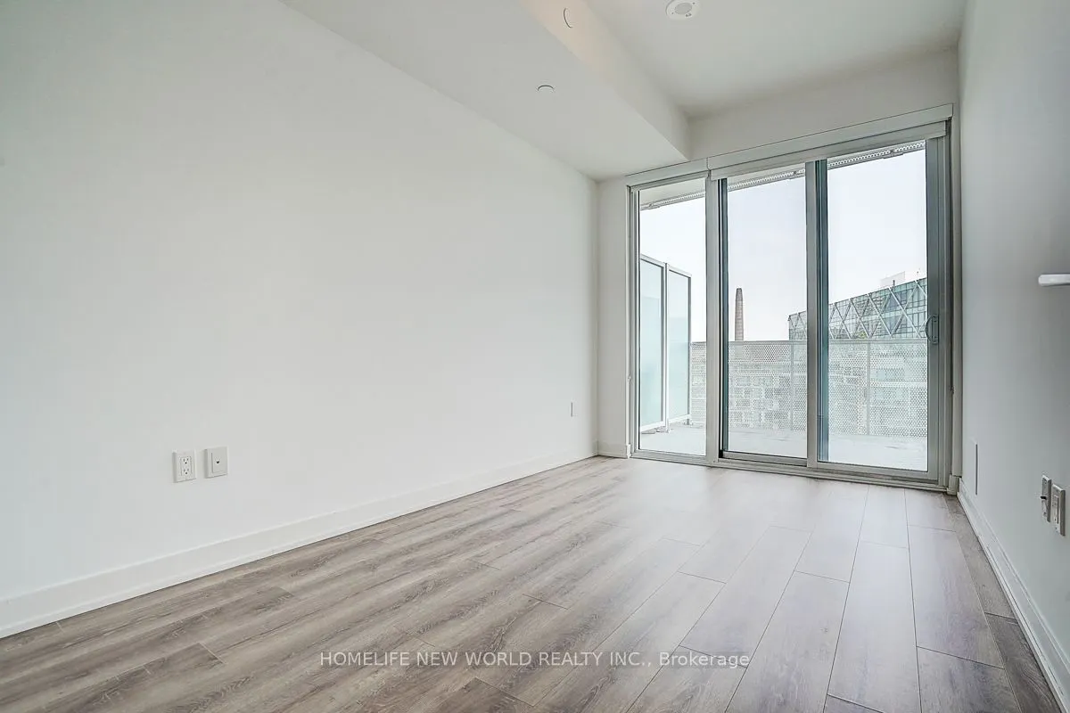 15 Queens Quay E, #1202