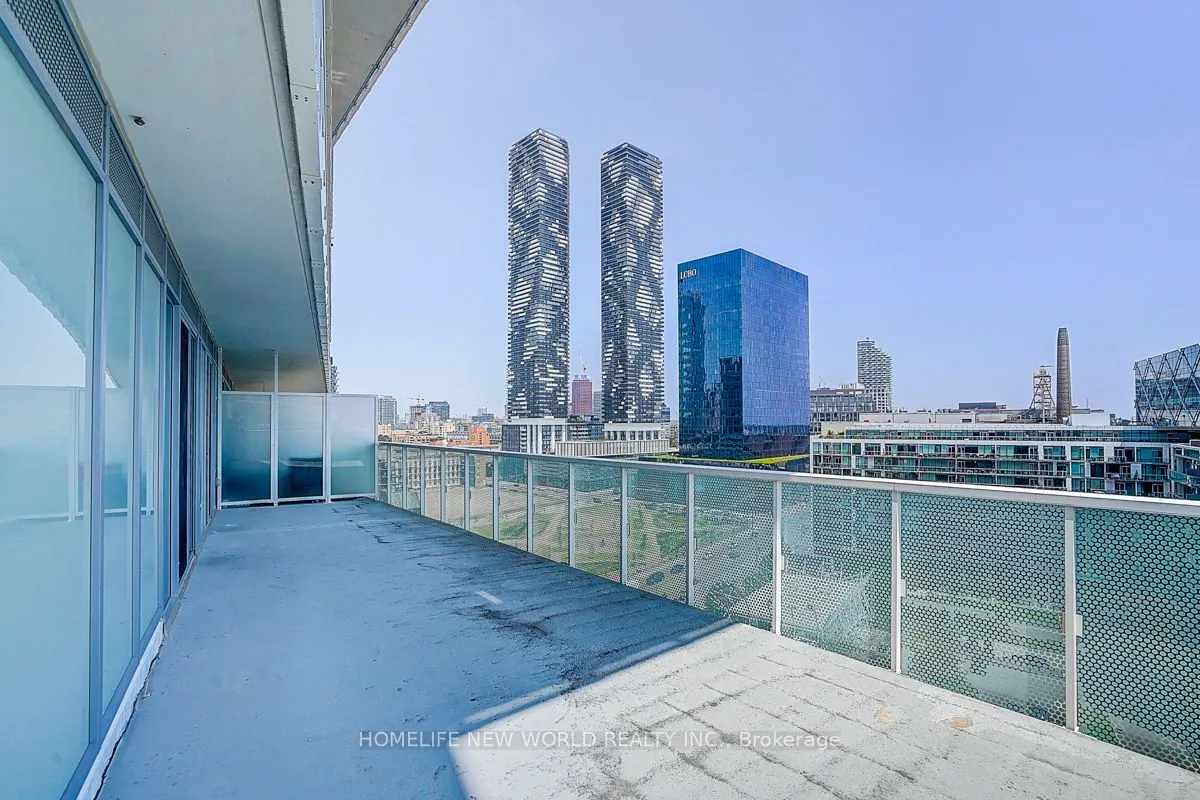 15 Queens Quay E, #1202