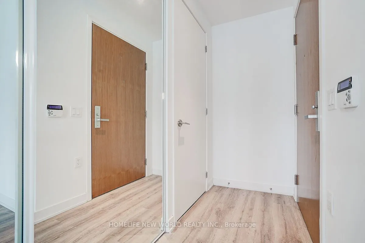 15 Queens Quay E, #1202