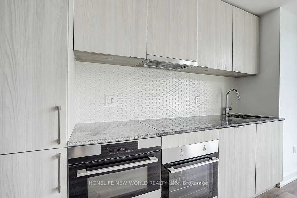 15 Queens Quay E, #1202