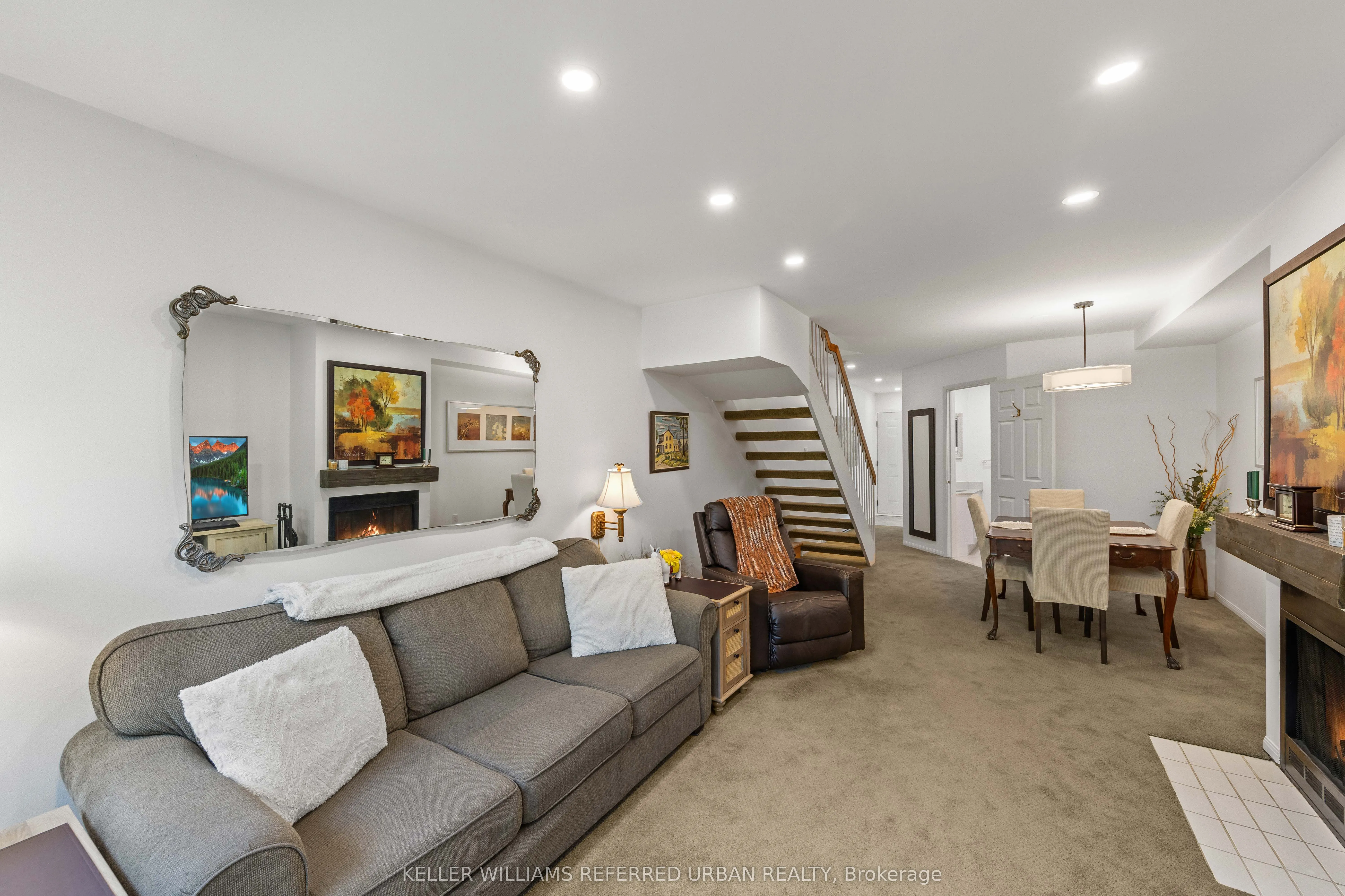 574 Wellington Street W, #618