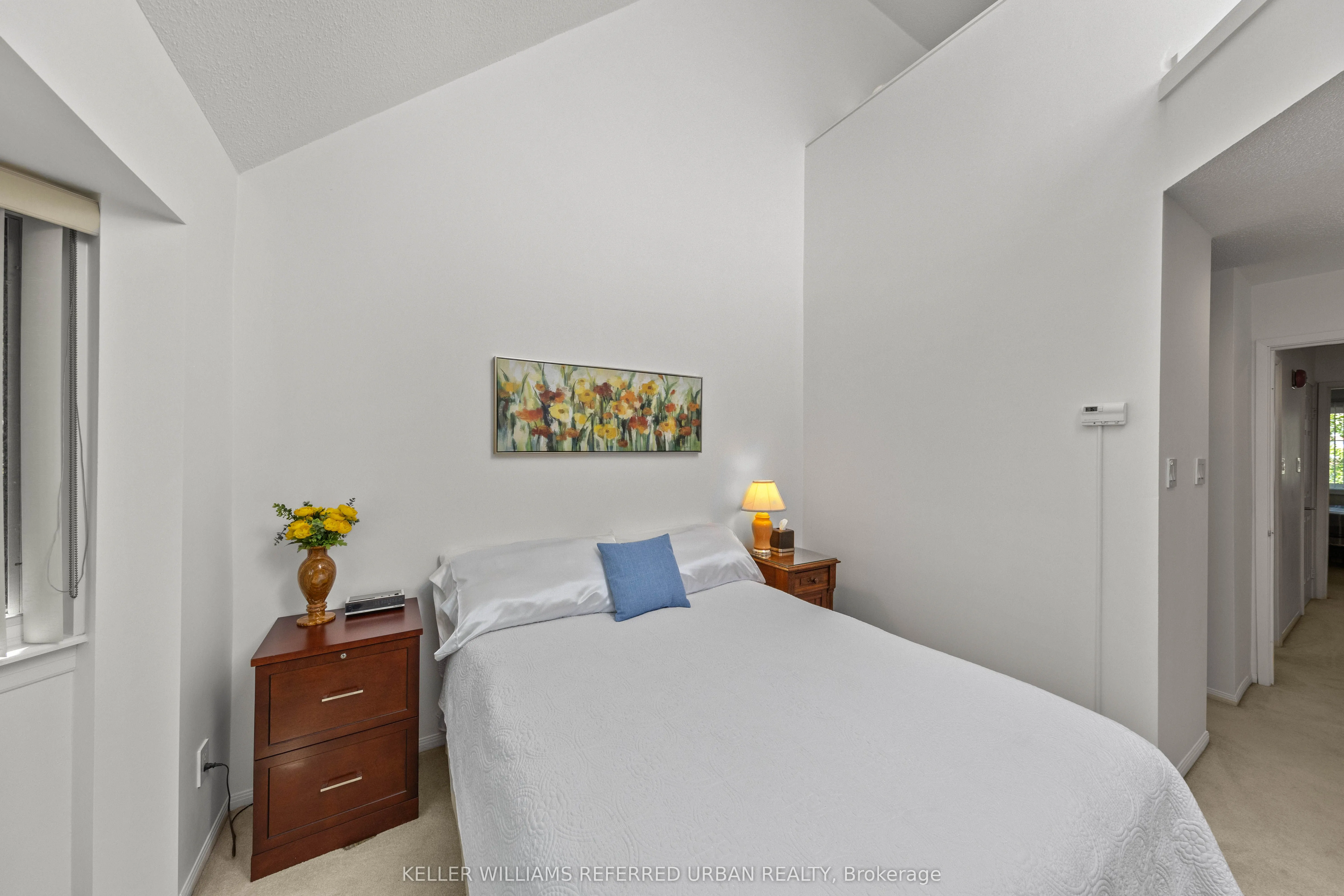 574 Wellington Street W, #618