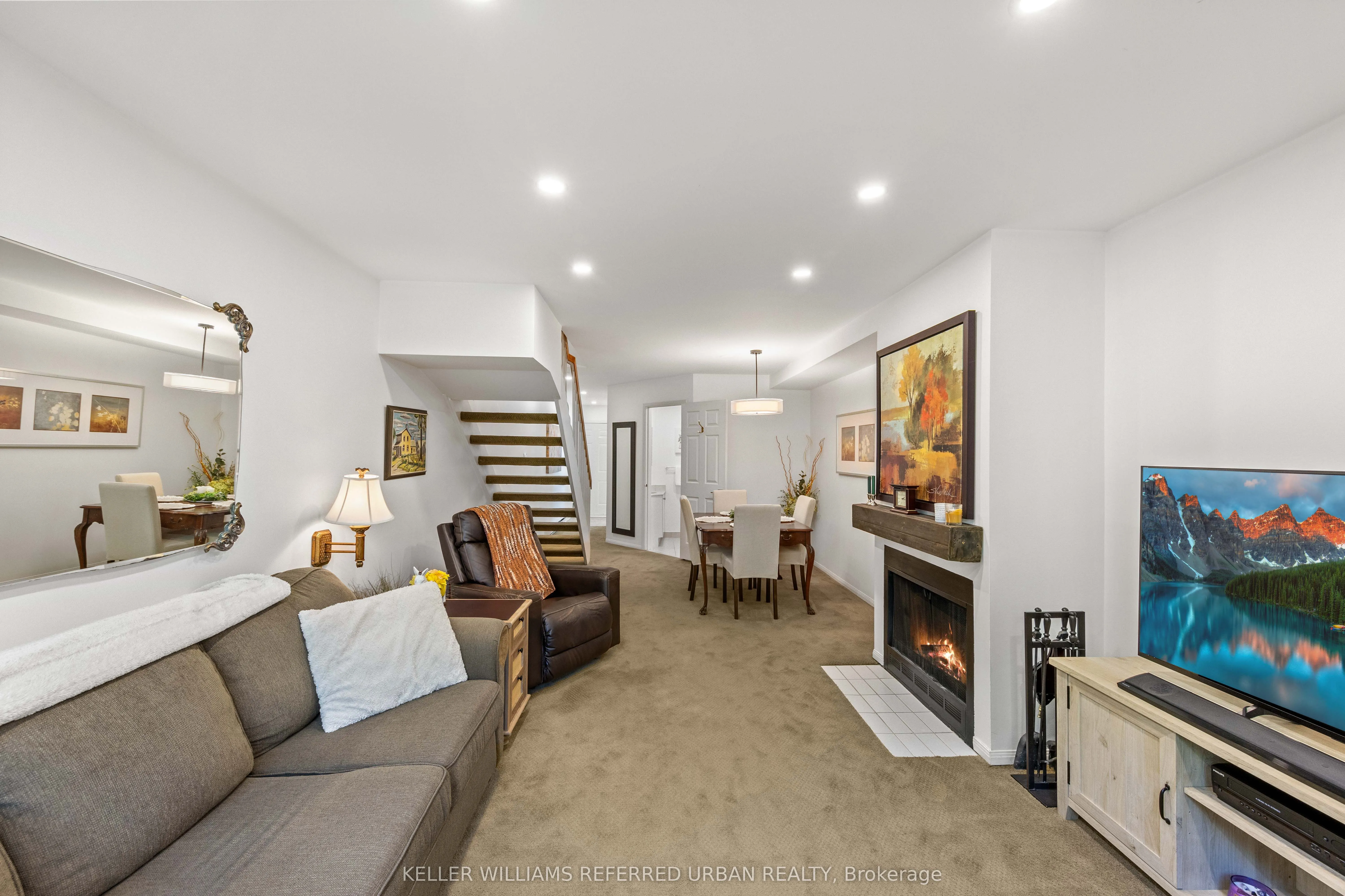 574 Wellington Street W, #618