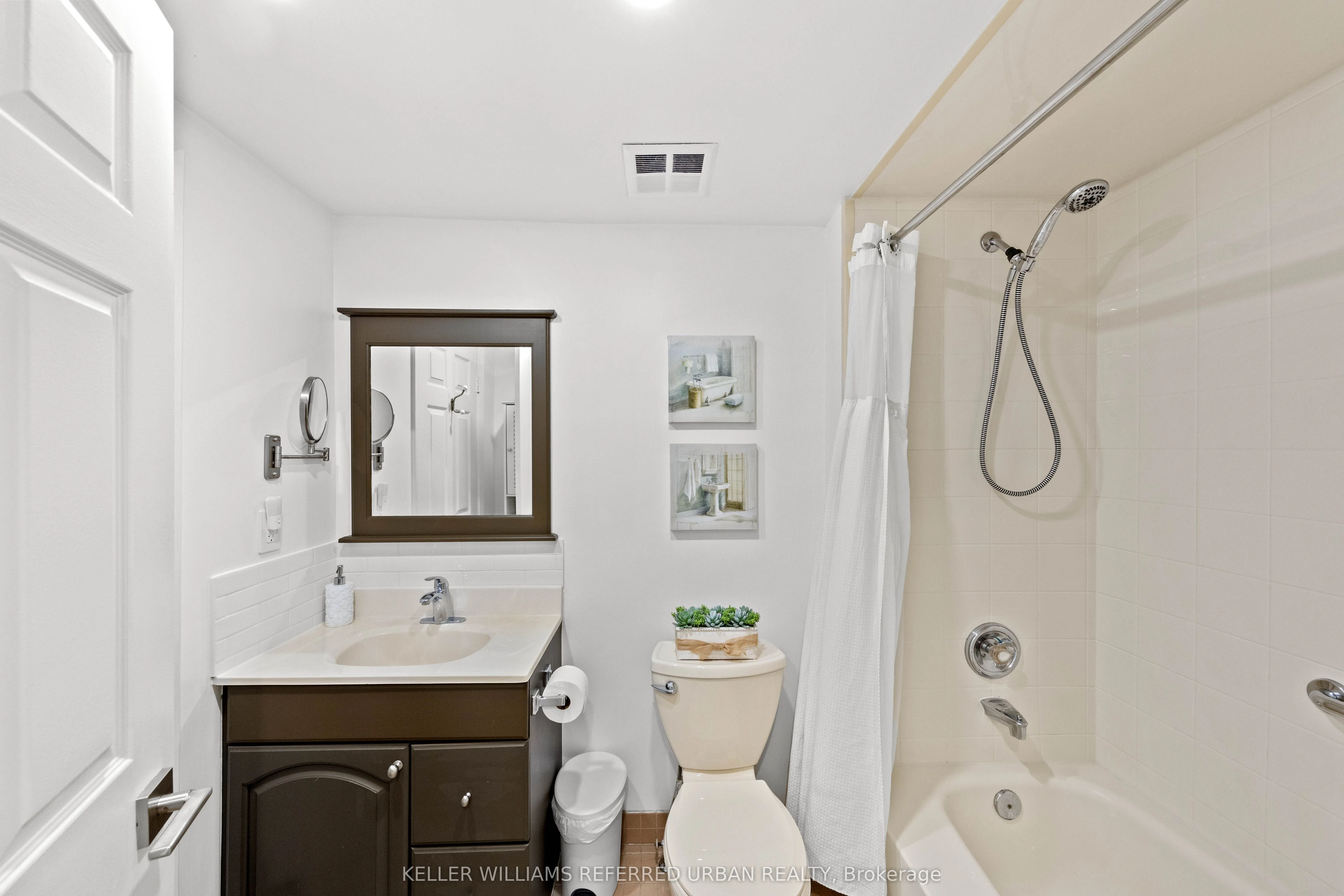 574 Wellington Street W, #618