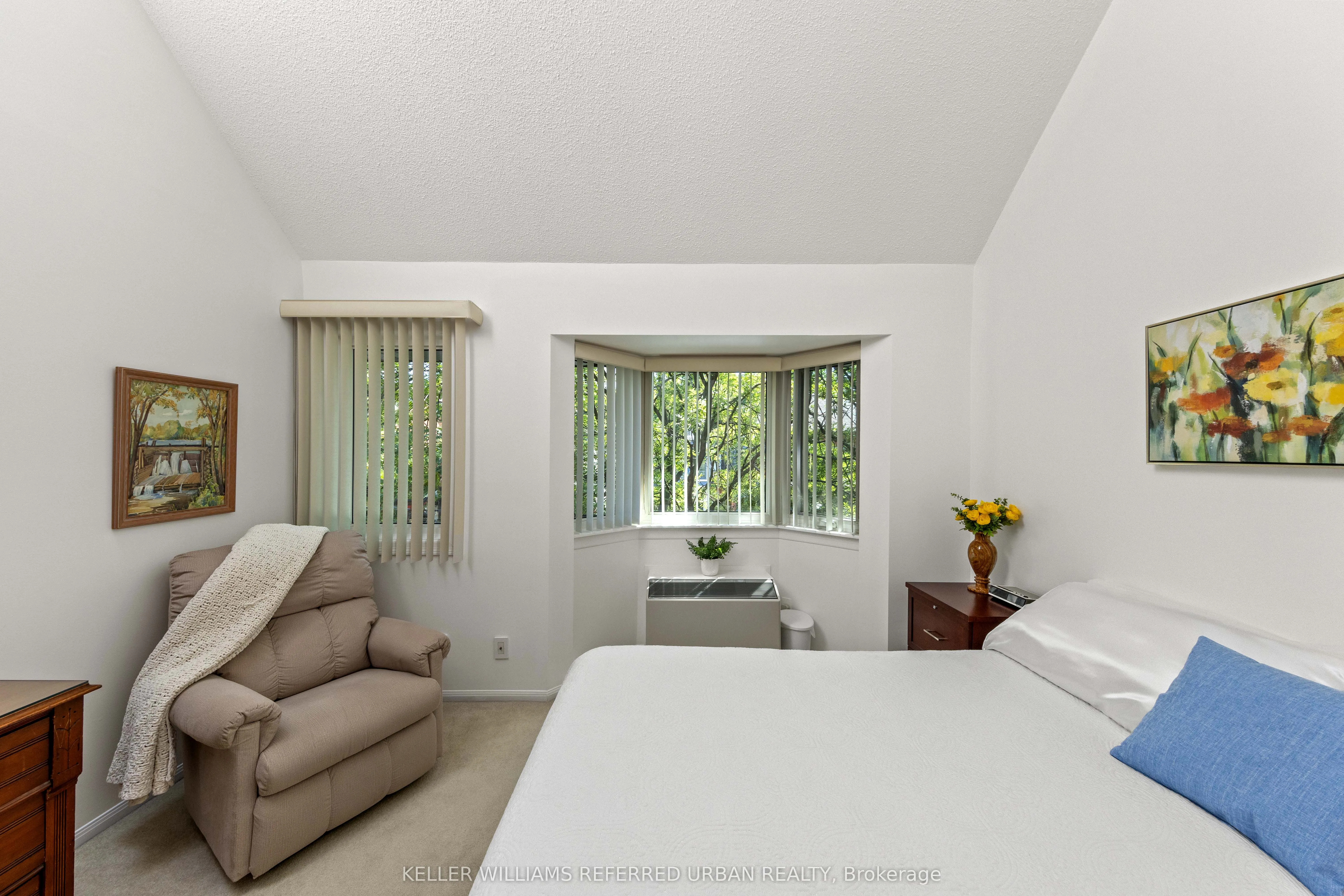 574 Wellington Street W, #618