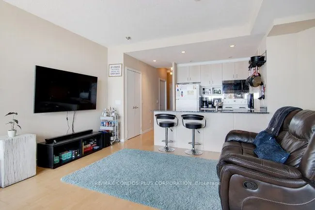 208 Queens Quay W, #3206