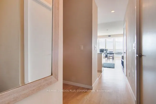 208 Queens Quay W, #3206