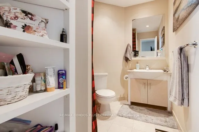 208 Queens Quay W, #3206