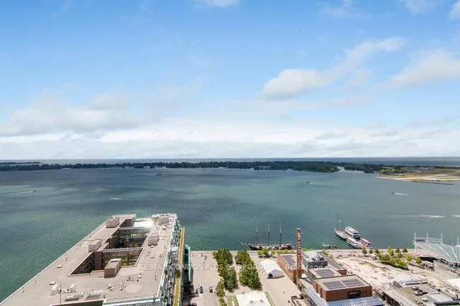 208 Queens Quay W, #3206