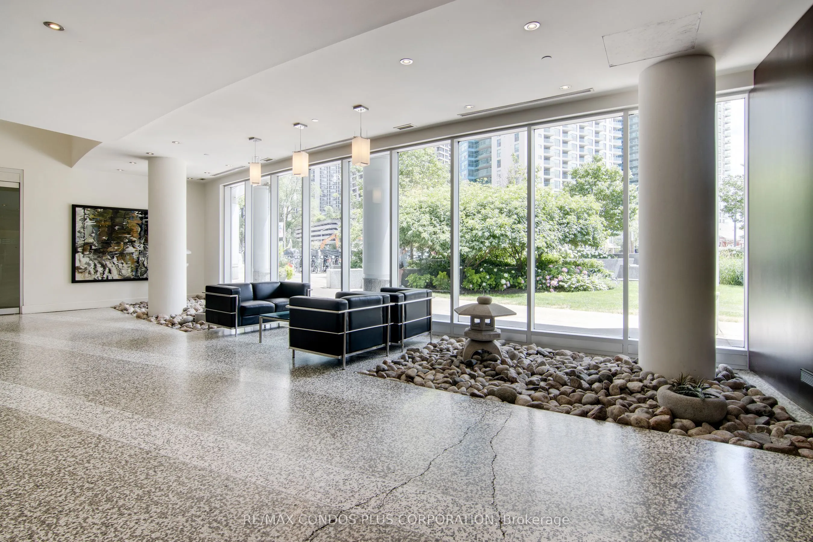 208 Queens Quay W, #3206
