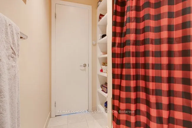 208 Queens Quay W, #3206