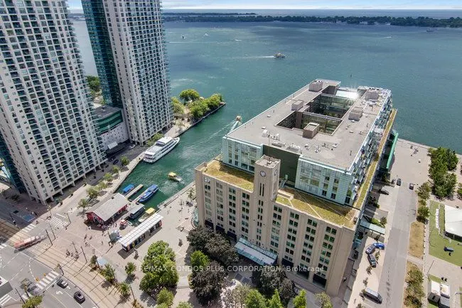 208 Queens Quay W, #3206