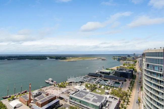 208 Queens Quay W, #3206