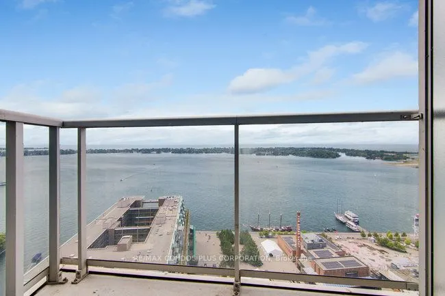 208 Queens Quay W, #3206