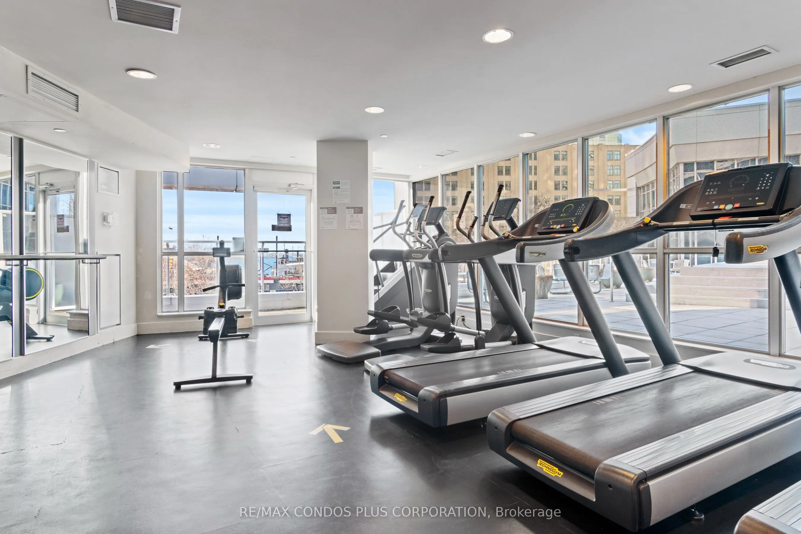 208 Queens Quay W, #3206