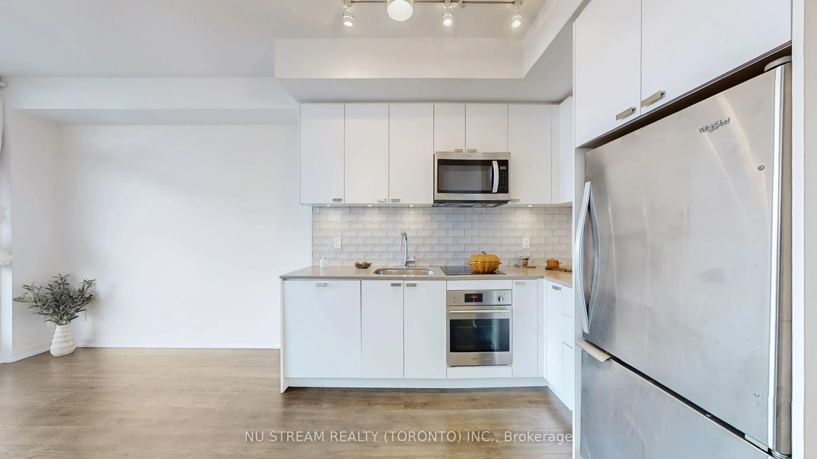 56 Forest Manor Road, #2708