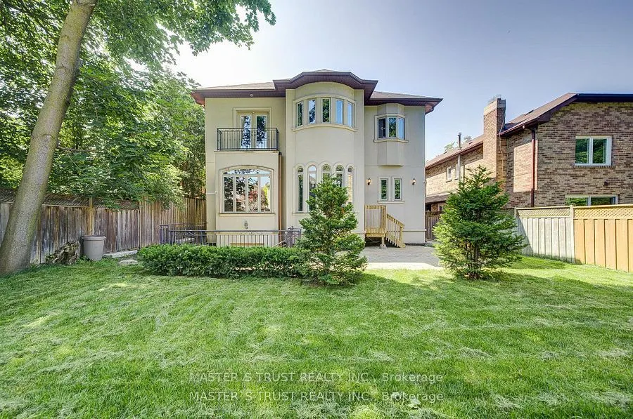 216 Parkview Avenue